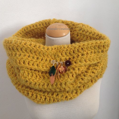 grand snood col écharpe femme - fait main - jaune moutarde - très doux et chaud en mohair